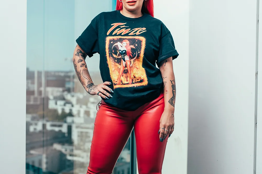 Tinze T-Shirt | Wonder Merchandise | Merchandise.